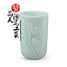 浮雕青瓷杯子