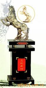 供应树脂摆件各种动物仿真工艺品商务礼品马到成功