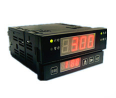 时钟定时器,开孔安装,24小时可分段设置控制输出,可设60次