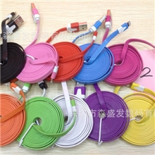 工厂大量批发iphoe5彩色小面条2米、可充电传数据、欢迎混批