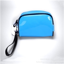 化妆包厂供应经典款漆皮手提化妆包