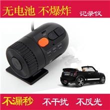 500万像素，无电池高清1080p迷你夜视行车记录仪无电池接车载dvd