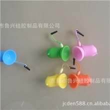 供应硅胶小猪吸盘支架带防尘塞和手机绳