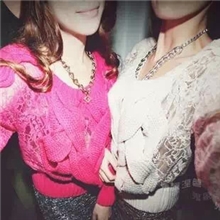 2013韩国shes-story娇美性感蕾丝钩花拼接麻花交叉收腰针织毛衣