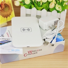 qi标准黑白色手机无线充电器充电宝厂家特惠直销新包装