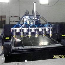 四轴联动圆柱雕刻机价格陕西佛像圆柱雕刻机浙江圆柱雕刻机
