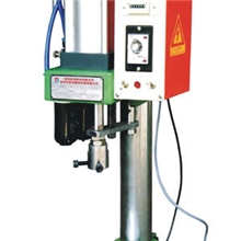 供应电子产品制造用气动冲床台面式设计，操作简单方便质优价实