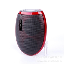 红色带夹扣式甲壳虫便携式923插卡音响批发迷你时尚可配饰裙装