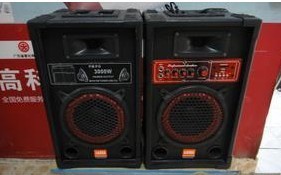 闪亮新登场，10G大功率音箱，带插卡，功能齐全