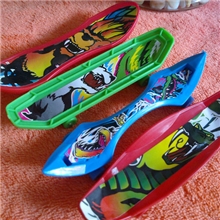 供应YS00781新款塑料手指滑板卡通图案手指滑板玩具赠品