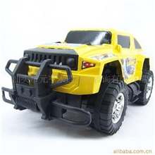 地摊创业，10元促销大惯性玩具车，奥特曼悍马越野车