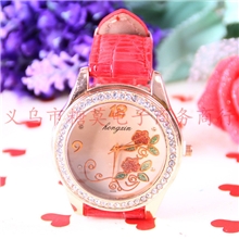 新款女式手表镶钻手表多色玫瑰图案女款手表厂家直销学生表批发