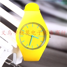 休闲运动男女情侣表手表单色硅胶女款手表女手表特价男女士手表