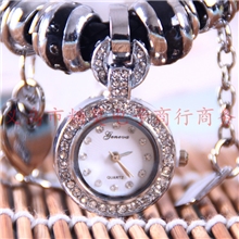 淘宝热卖情侣爆款手表韩式男女款手表黑白礼品男女式手表批发