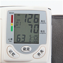 长坤电子血压计，血压计批发手腕式电子血压计血压表家用血压计