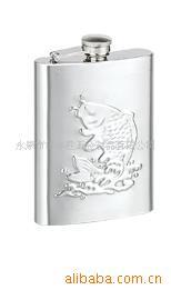 厂家供应酒壶不锈钢酒壶鱼图案压花不锈钢酒壶