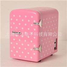 供应4L奶牛迷你冰箱车载冰箱电子冷热箱