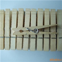 【优质推荐】供应多种规格桦木衣夹平整光滑衣夹经久耐用（图）