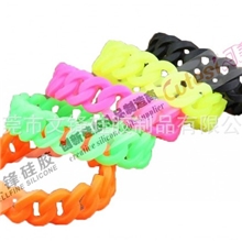 厂家独特设计麻花状硅胶手环硅胶手护腕各种手环装饰礼品