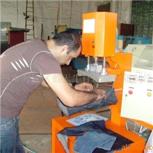 供应牛仔压皱机牛仔裤焗炉猫须机洗染机