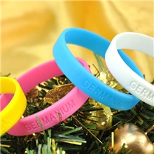 厂家供应正品凹刻硅胶手环手腕带手镯韩版情侣款装饰