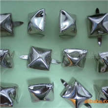 【厂家直销】箱包五金配件高弧度16mm高头金字塔爪钉