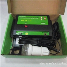 太阳能充电器，太阳能手机充电器，配有有一个LED灯