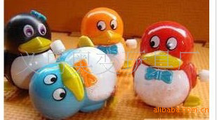 批发供应经典发条玩具发条企鹅走路企鹅上链QQ走路企鹅23