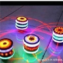 发光玩具仿木陀螺/发光陀螺闪光陀螺激光线陀螺七彩音乐陀螺