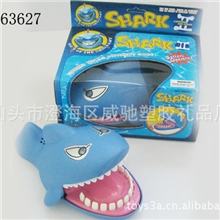 咬手/咬人卡通大白鲨玩具（音乐，灯光），休闲整人，搞笑小玩具