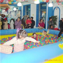【厂家订做】专业生产充气沙池/海洋球池/充气水池
