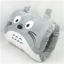 龙猫暖手捂卡通午睡枕毛绒玩具批发