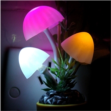 新奇特玩具电子礼品专利光控梦幻变色蘑菇小夜灯混批一件代发