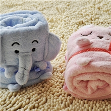 日单无敌可爱蓝大象粉兔兔空调毯毛毯卡通卷毯0.2KG