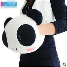 情侣害羞熊猫手捂暖手抱枕公仔批发可以插手的熊猫手捂