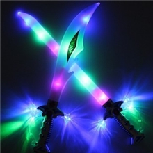 地摊热卖闪光音乐大刀，发光七彩刀剑感应刀批发厂家直销