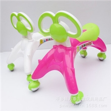 正品阿拉扭扭车溜溜车螳螂车滑行车助步车玩具车