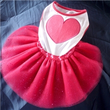 厂家直销，特价销售，宠物衣服批发，宠物服装，狗裙子，爱心款