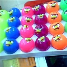 厂家供应:5.5公分喜洋洋塑胶闪光弹力球，各种闪光毛毛球，按摩球