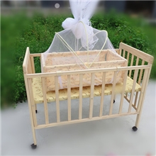 厂家批发实木免漆婴儿床摇篮床宝宝游戏床可变书桌床买一赠六！