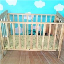 厂家批发进口松木婴儿床儿童床宝宝床游戏床买一赠五可变书桌