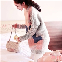 2013秋冬新款韩国女装圆领拼色长袖套头宽松中长款毛衣