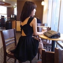 四个尺码（支持大额混批）韩版无袖露背露肩修身吊带裙黑色连衣裙