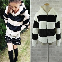 大量批发供应小辣椒休闲连帽小外套潮搭时尚个性女式外套AA2136