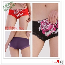 女式牡丹花刺绣透气内裤批发中低腰蕾丝胶原蛋白三角内裤批发