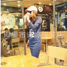 2013冬款时尚休闲保暖长款绒加厚打底绒帽字母连衣裙女厂家批发