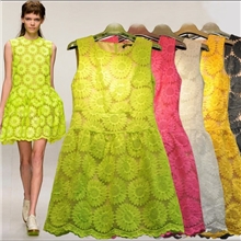 2013春装新款欧美大牌欧根纱刺绣立体太阳花朵修身连衣裙