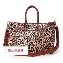 广州专业生产供应手提手袋女包8017