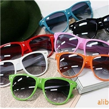 义乌男士太阳眼镜厂家美瞳女士米钉灰片太阳镜墨镜眼镜批发