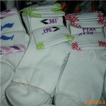 批发袜棉袜中筒袜运动袜男袜女袜袜子涤棉地摊畅销女袜批发